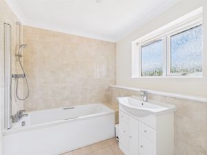 Family Bathroom- click for photo gallery